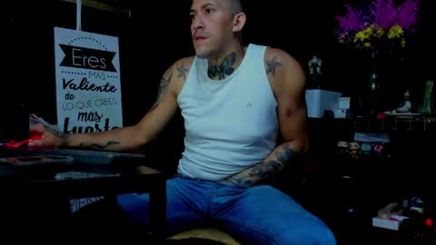 naider_1 online show from May 4, 5:25 am