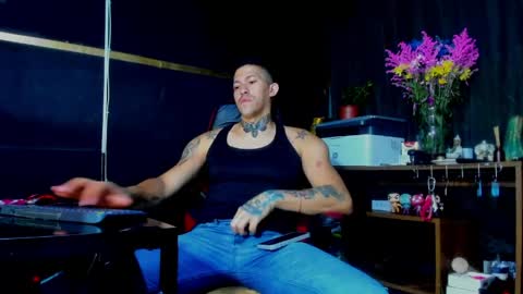 naider_1 online show from May 5, 4:31 am