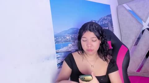 Snapshot of naileth_ chatting on November 21, 3:16 am NAILETH online show from November 21, 3:16 am