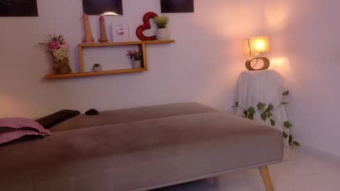 Snapshot of nairagold_ chatting on May 15, 11:01 pm nairagold_ online show from May 15, 11:01 pm