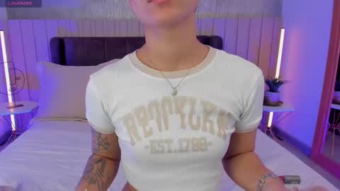 Snapshot of naishaford_1 chatting on November 5, 2:33 am Naisha Ford online show from November 5, 2:33 am