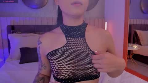 Snapshot of naishaford_1 chatting on December 5, 3:15 am Naisha Ford online show from December 5, 3:15 am