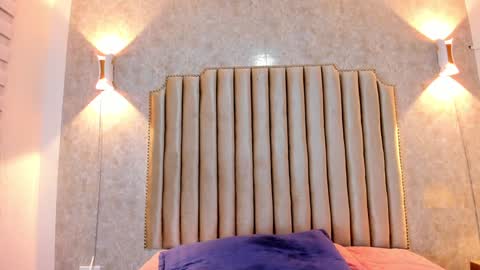 Naisha Rousell online show from December 7, 5:59 am