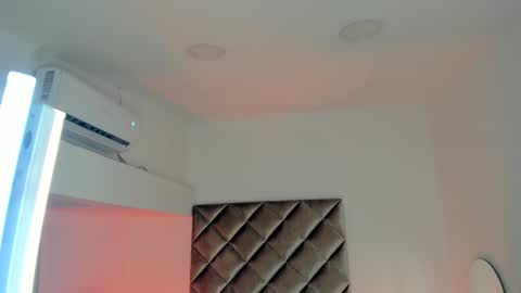 Snapshot of nakamura_san chatting on December 2, 9:56 am INSTAGRAM  m2221     online show from December 2, 9:56 am