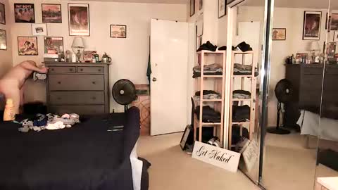 Snapshot of nakedmonkey chatting on May 29, 1:47 am nakedmonkey online show from May 29, 1:47 am