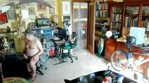 Naked Naturist online show from April 17, 7:00 am