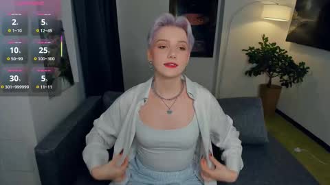 Snapshot of nakishacroshaw chatting on October 1, 11:27 am Kate online show from October 1, 11:27 am