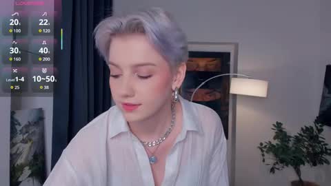 Snapshot of nakishacroshaw chatting on October 22, 12:16 pm Kate online show from October 22, 12:16 pm