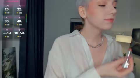 Snapshot of nakishacroshaw chatting on October 24, 12:01 pm Kate online show from October 24, 12:01 pm