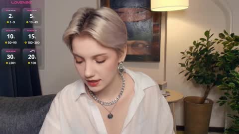 Snapshot of nakishacroshaw chatting on November 21, 11:53 am Kate online show from November 21, 11:53 am