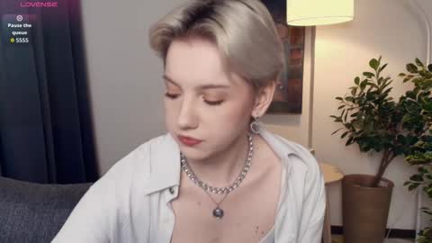 Snapshot of nakishacroshaw chatting on November 30, 12:20 pm Kate online show from November 30, 12:20 pm