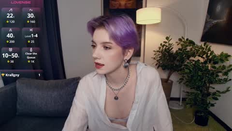 Snapshot of nakishacroshaw chatting on December 15, 12:31 pm Kate online show from December 15, 12:31 pm