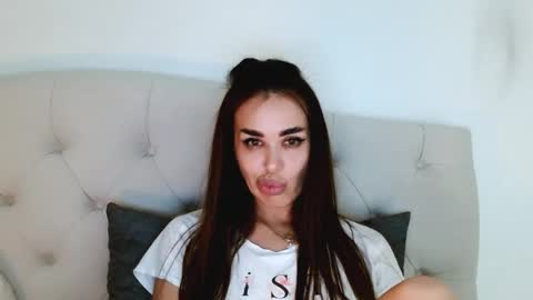 Lady online show from June 8, 7:58 pm