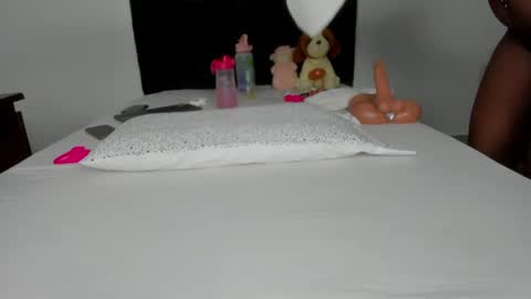 Snapshot of namelesss_xxx chatting on June 14, 9:44 am pervert online show from June 14, 9:44 am