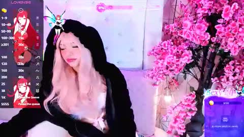     online show from February 5, 1:27 pm