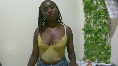 Snapshot of nana2095 chatting on June 1, 7:48 pm nana2095 online show from June 1, 7:48 pm