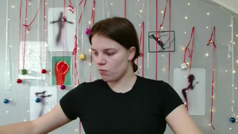 Nana online show from November 14, 7:18 am