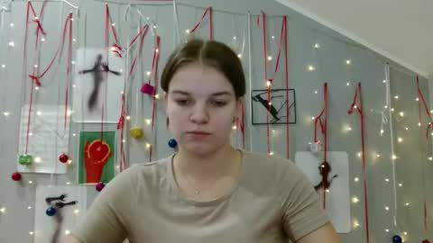 Nana online show from December 1, 8:08 am