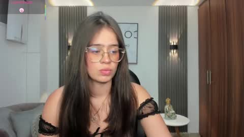 Snapshot of nanaa_snow chatting on May 19, 4:08 am Nanaa snow online show from May 19, 4:08 am