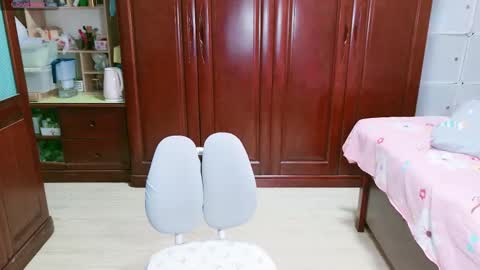 Snapshot of nanababy321 chatting on December 19, 12:23 pm Nana online show from December 19, 12:23 pm