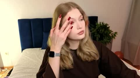 Maeve online show from November 17, 2:34 pm