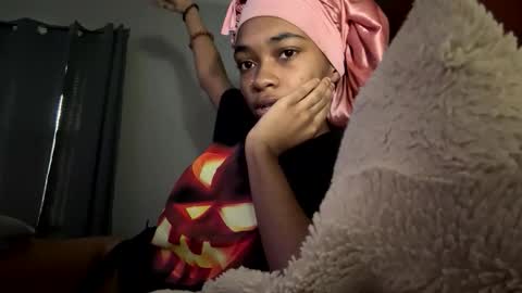 nanaonn online show from November 7, 4:51 pm