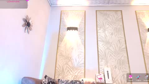nanasofia_ online show from May 14, 11:17 am