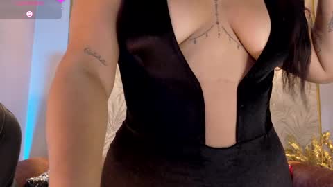 nanasofia_ online show from May 16, 10:58 am