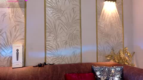 nanasofia_ online show from May 22, 11:27 am