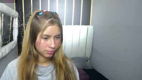 Snapshot of nancy_blonde chatting on April 24, 12:40 pm nancy blonde online show from April 24, 12:40 pm