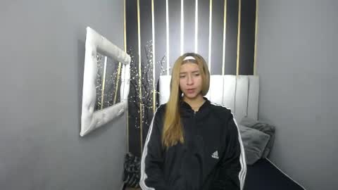 Snapshot of nancy_blonde chatting on May 11, 1:06 pm nancy blonde online show from May 11, 1:06 pm