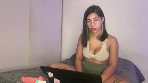 Snapshot of nancybaby67 chatting on May 3, 12:33 pm nancy online show from May 3, 12:33 pm