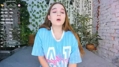 Snapshot of nancycaseys chatting on February 19, 6:22 am Luna online show from February 19, 6:22 am