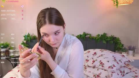 Snapshot of nancycaseys chatting on November 10, 5:06 am Luna online show from November 10, 5:06 am