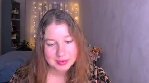 Snapshot of nancysanders chatting on December 2, 10:20 am Nancy online show from December 2, 10:20 am