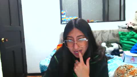 Snapshot of nanilux_1 chatting on October 17, 10:56 pm nanilux_1 online show from October 17, 10:56 pm