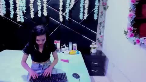 nanis james15 online show from February 12, 3:23 am