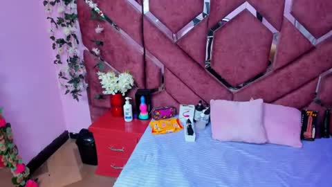 nanis james15 online show from June 17, 3:31 am