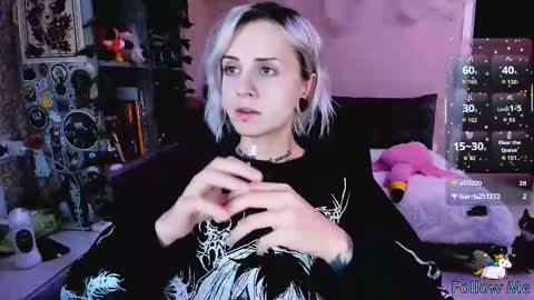 Snapshot of nanitamoore chatting on November 12, 8:41 pm Monday-Friday 12-4 AM and 6-9 AM New York time online show from November 12, 8:41 pm