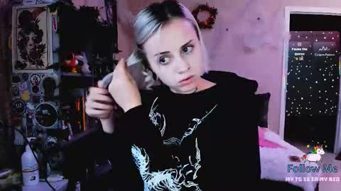 Snapshot of nanitamoore chatting on November 14, 9:13 pm Monday-Friday 12-4 AM and 6-9 AM New York time online show from November 14, 9:13 pm