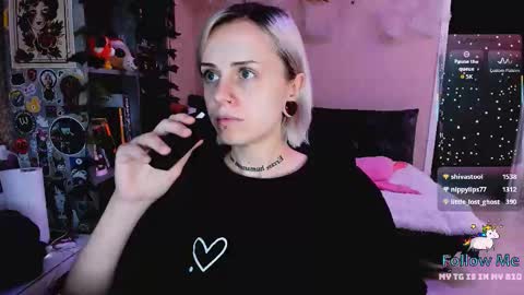 Snapshot of nanitamoore chatting on November 23, 8:19 pm Monday-Friday 12-4 AM and 6-9 AM New York time online show from November 23, 8:19 pm