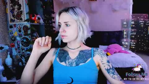 Snapshot of nanitamoore chatting on November 28, 8:22 pm Monday-Friday 12-4 AM and 6-9 AM New York time online show from November 28, 8:22 pm