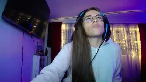 Snapshot of nanna_yoshi chatting on December 11, 4:49 am nanna yoshi online show from December 11, 4:49 am