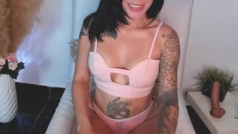 Snapshot of nany_tnt chatting on March 10, 7:21 am NANY online show from March 10, 7:21 am