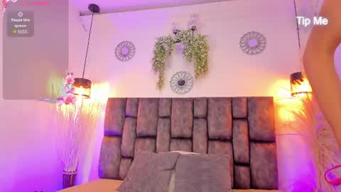Snapshot of nao_bell_ chatting on June 11, 7:45 pm Nao online show from June 11, 7:45 pm