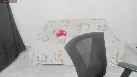 Snapshot of naoko_uwu chatting on June 8, 1:09 am Naoko online show from June 8, 1:09 am