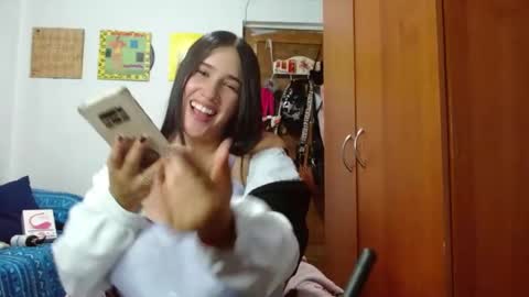 Snapshot of naomi_d chatting on March 4, 9:54 pm naomi_d online show from March 4, 9:54 pm