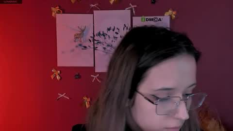 Snapshot of naomi_fox__ chatting on December 21, 10:17 pm naomi_fox__ online show from December 21, 10:17 pm