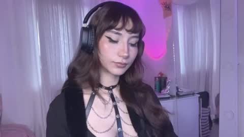  Naomi  online show from July 8, 1:15 pm