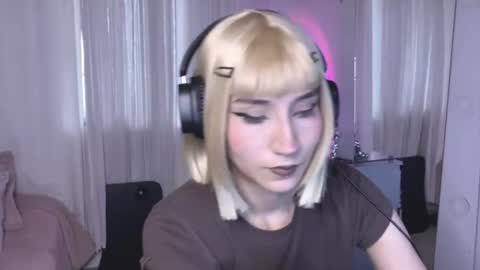 Naomi  online show from July 9, 1:37 pm